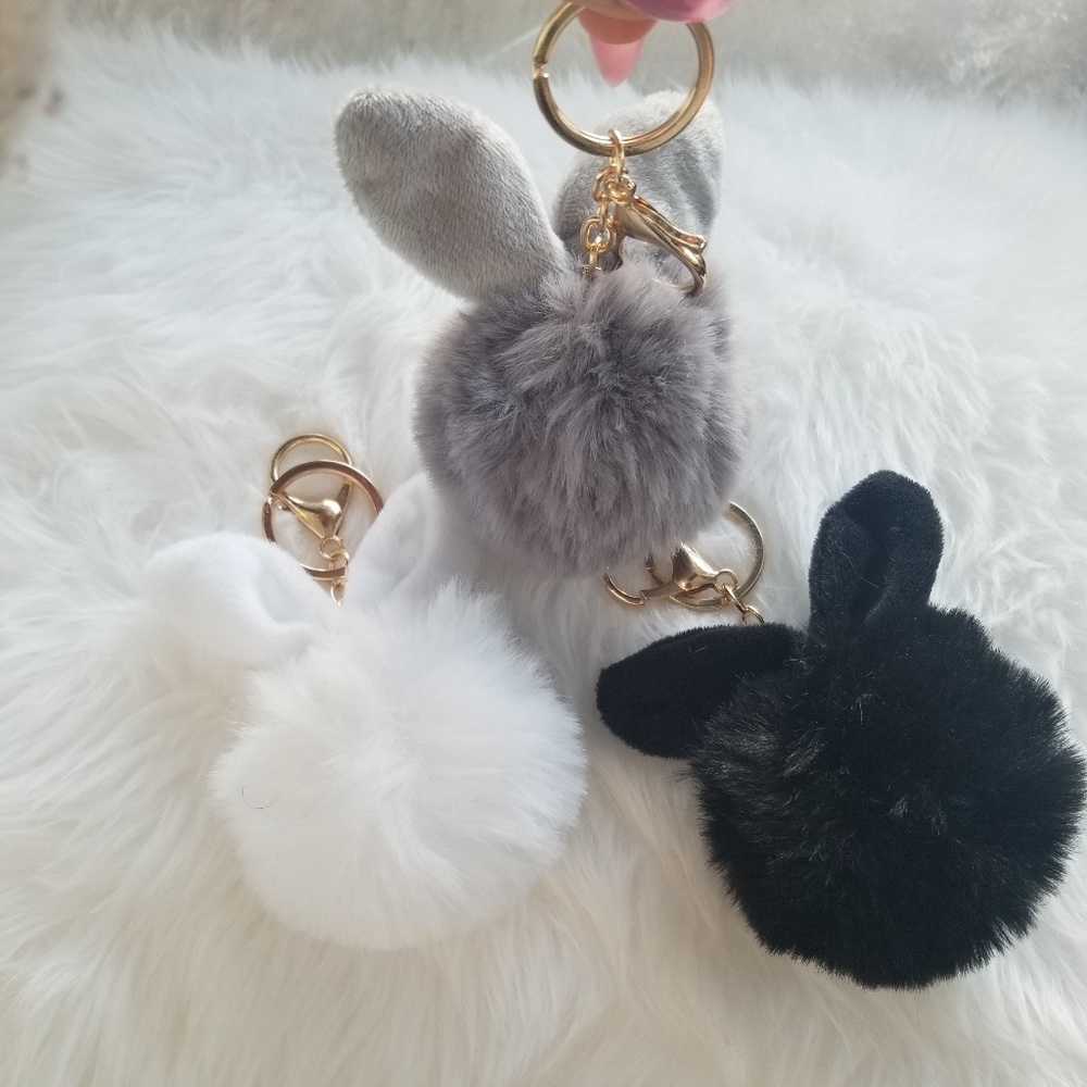 Bunny ear pom poms - Picture 2 of 2